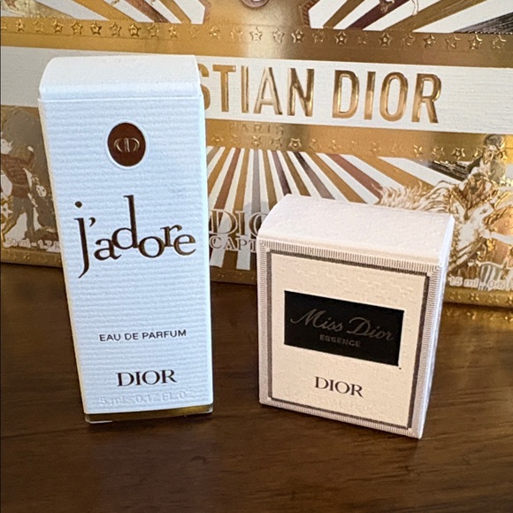 Dior Gold Gorgeous Cosmetic & Accessories Bag with Golden Star Zippers & extra!! - Picture 2 of 10